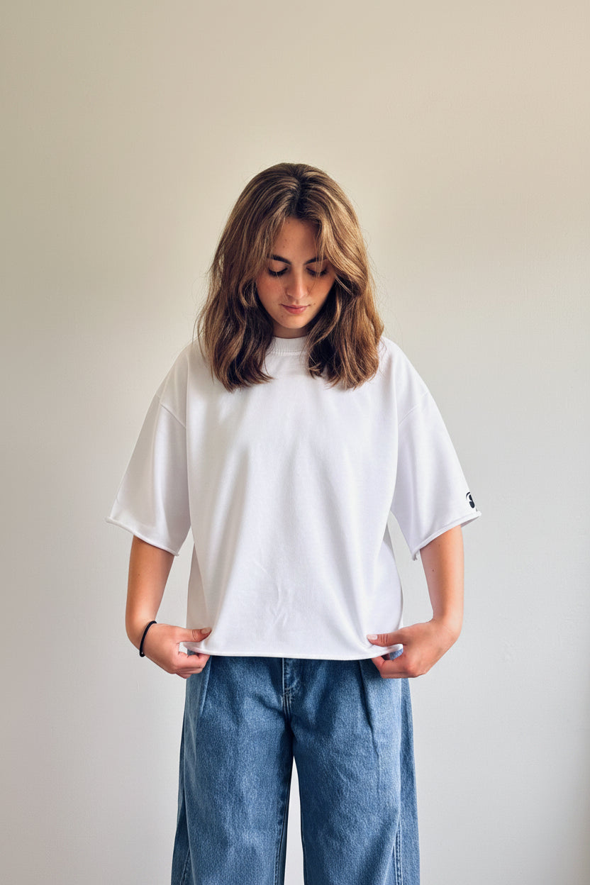 CLVR Cropped Tee